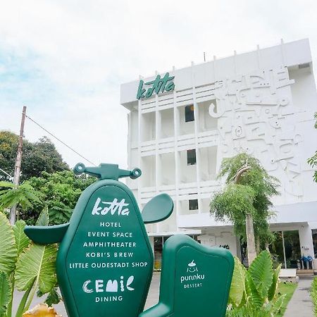 Kotta Hotel Semarang Exterior foto