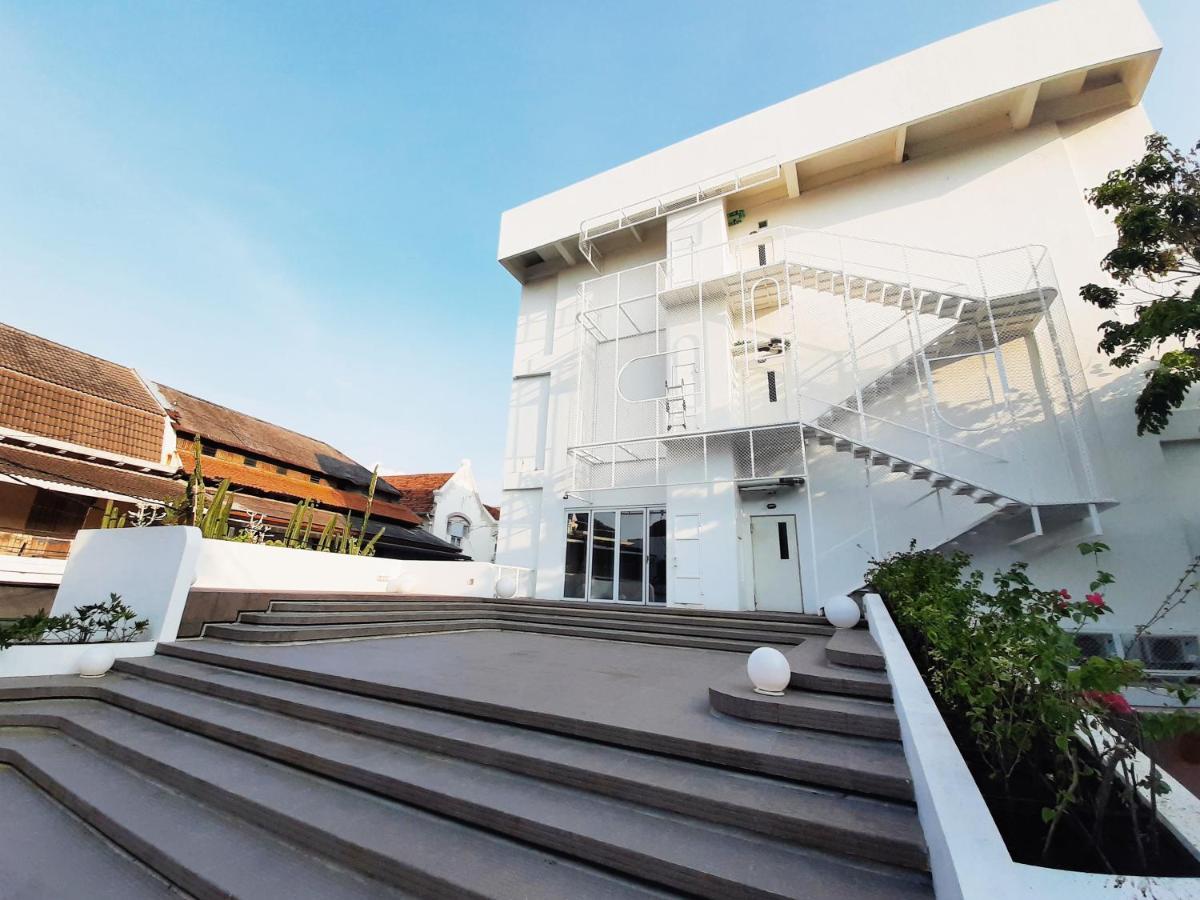 Kotta Hotel Semarang Exterior foto